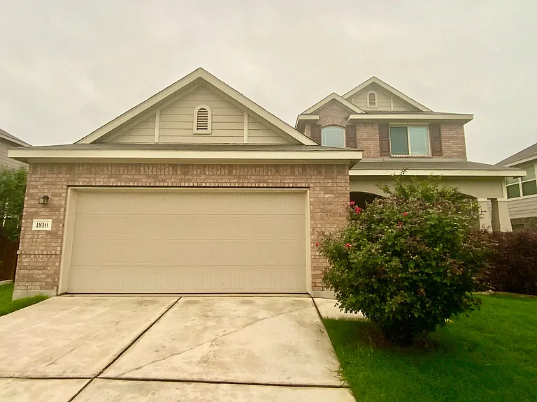 1810 Logan Trl — Photo 3