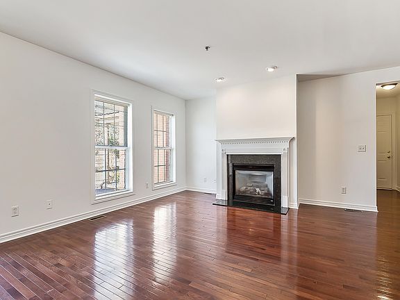 4th image of 5677 Hampshire Ln