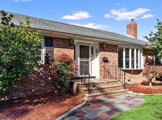 528 Dona Ln, Scotch Plains, NJ 07076