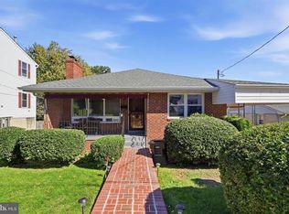1935 S Kenmore St, Arlington, VA 22204
