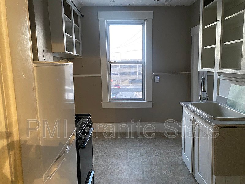 1st image of 97 W Pearl St APT 3