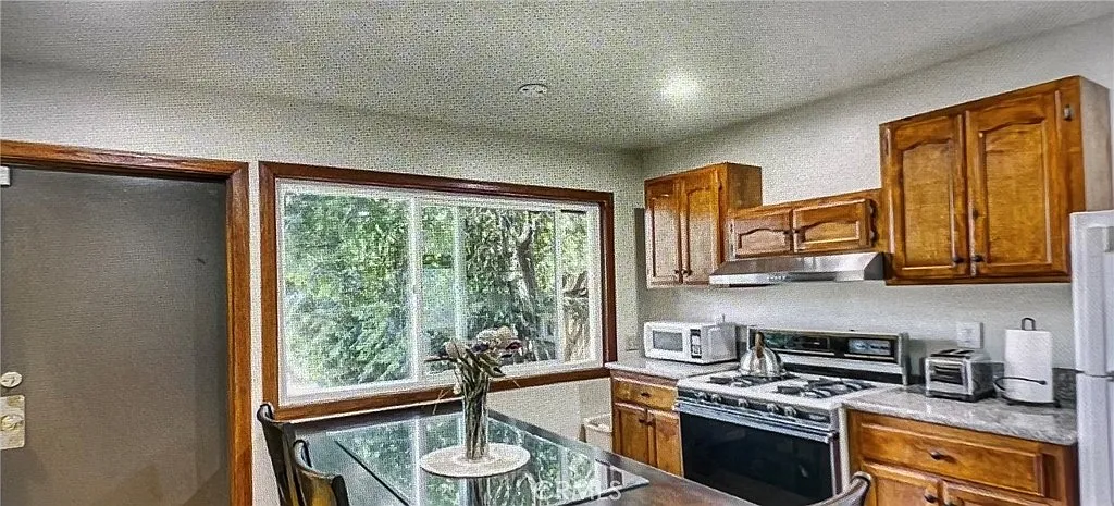 Studio, 500 sqft, $2,650 — Photo 3