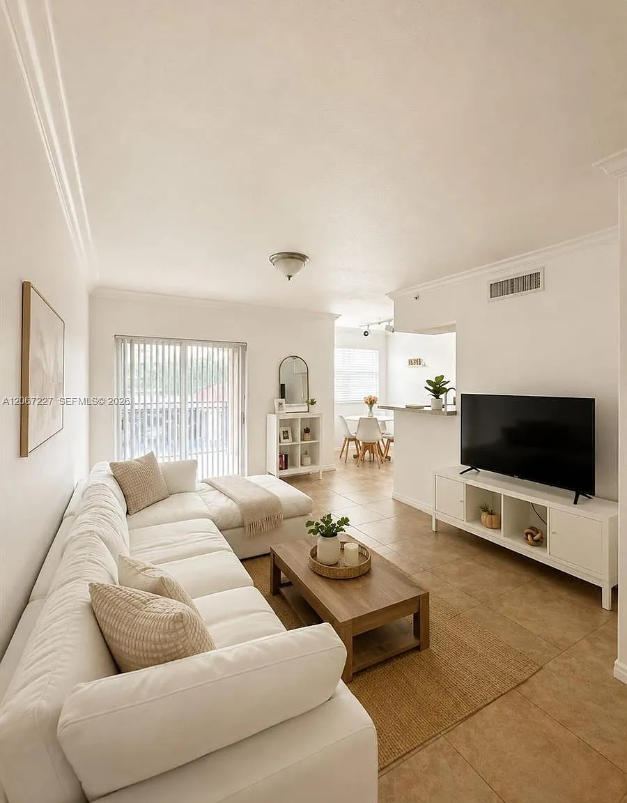 Marquesa Condo — Photo 2