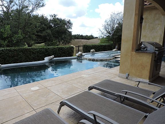 5th image of 110 Stone Hill Dr