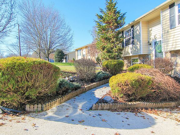 2nd image of 6515 Tewksbury Dr