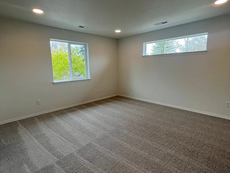 975 W 27th Ave — Photo 19
