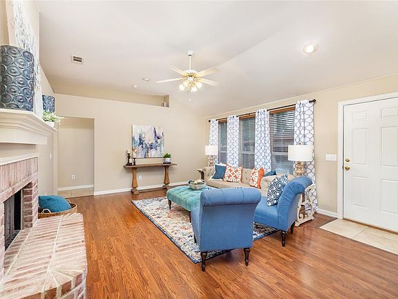 4th image of 303 Lake Wichita Dr