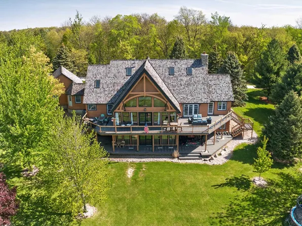 32350 Honeytree Ln, New Hartford, IA 50660