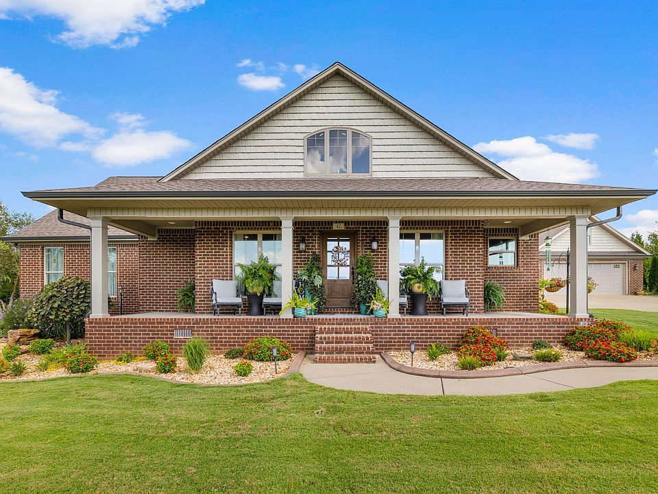 1st image of 47 Maplewood Cir