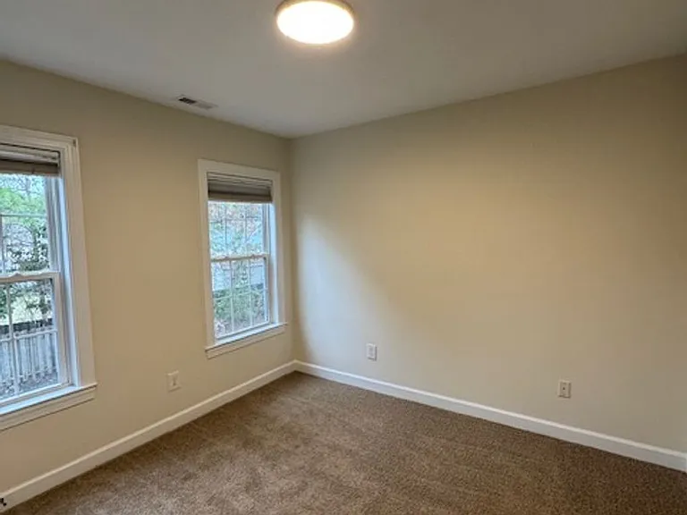 150 Raye Dr — Photo 16