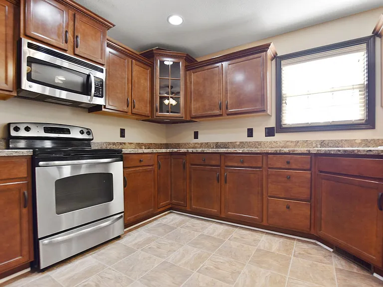 1240 Chinook Cir — Photo 13