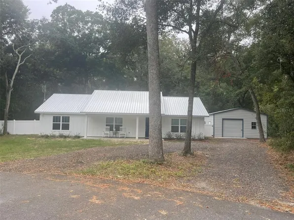 17120 NW 82nd Ter, Fanning Springs, FL 32693