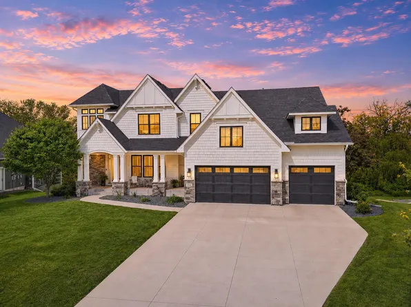 5860 Club Valley Rd, Shorewood, MN 55331
