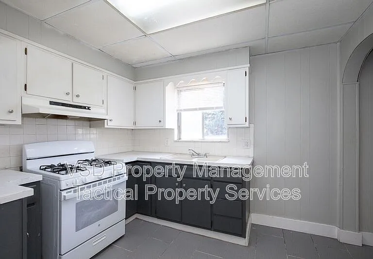 8204 Vineyard Ave #UP — Photo 14