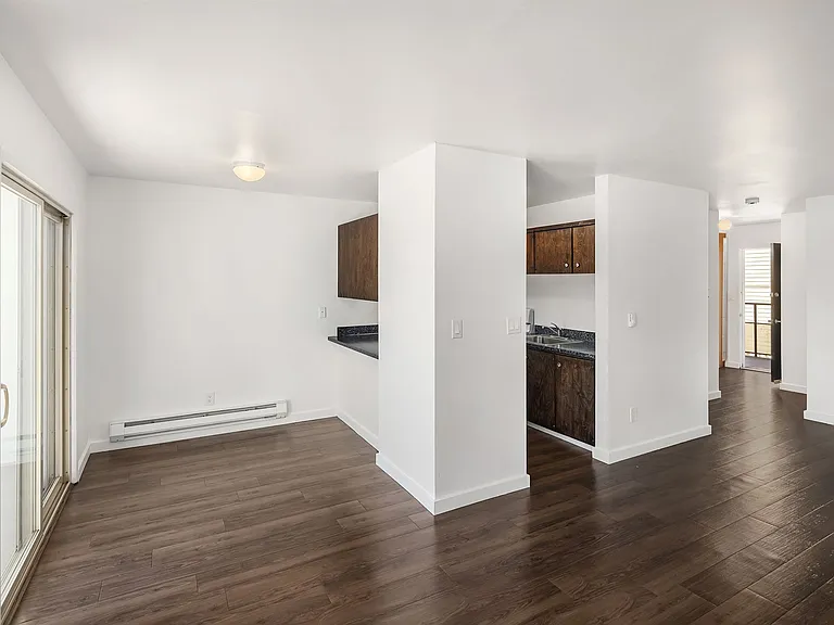 Bayview Apartments — Photo 7