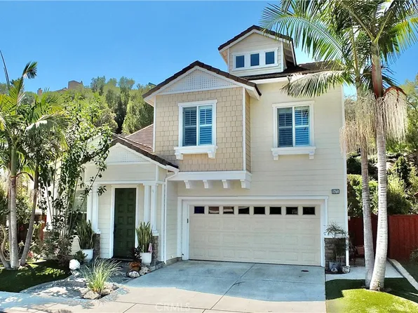 2471 Amelia Ct, Signal Hill, CA 90755