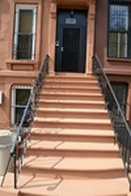 Rented by Perry Associates NYC Inc | media 19