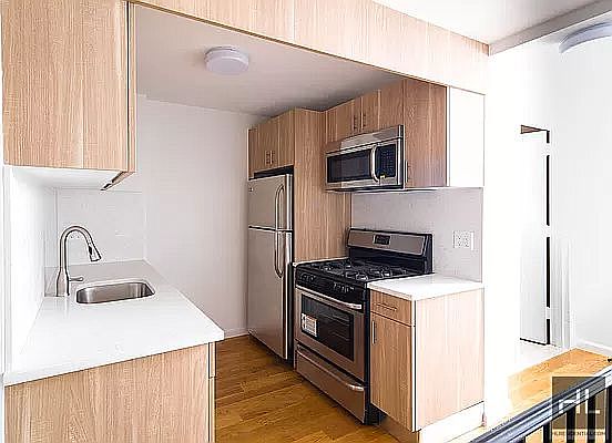 4th image of 631 Bushwick Ave #125