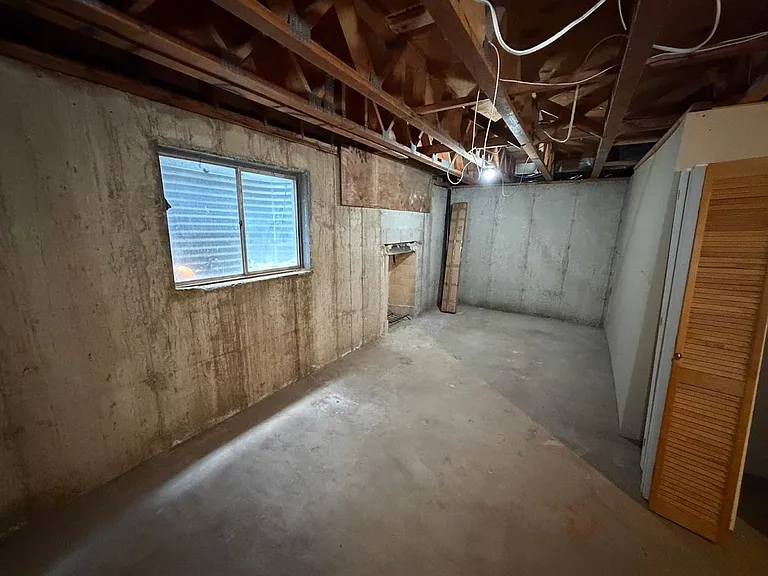 286 Paulette Way — Photo 35