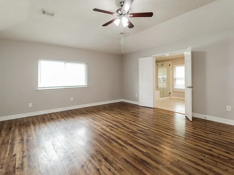 4002 Ashwood Dr — Photo 14