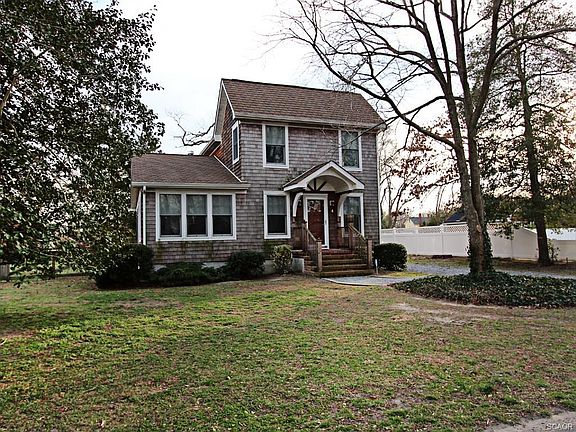 2nd image of 4 Oakwood Ave