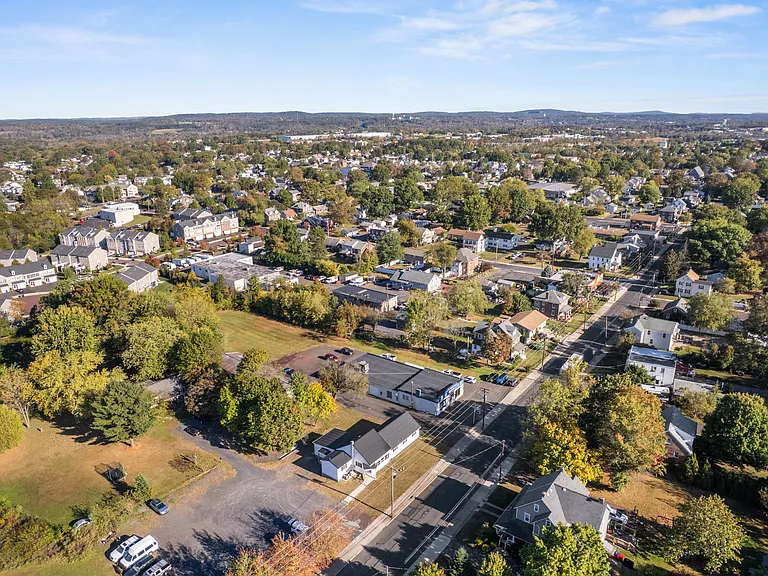 325 W Reliance Rd — Photo 36