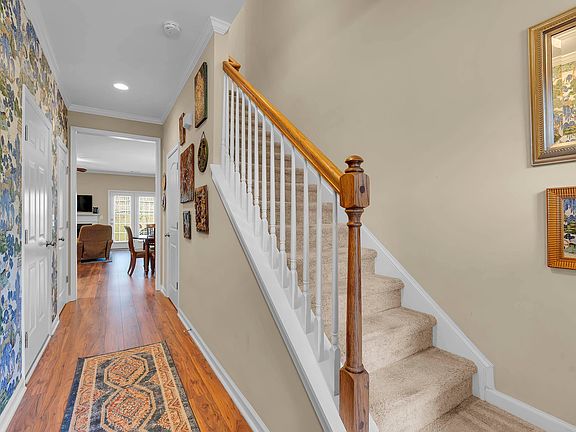 4th image of 205 Shady Grove Dr