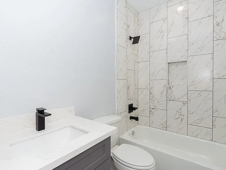 6513 Avenue B #B — Photo 13