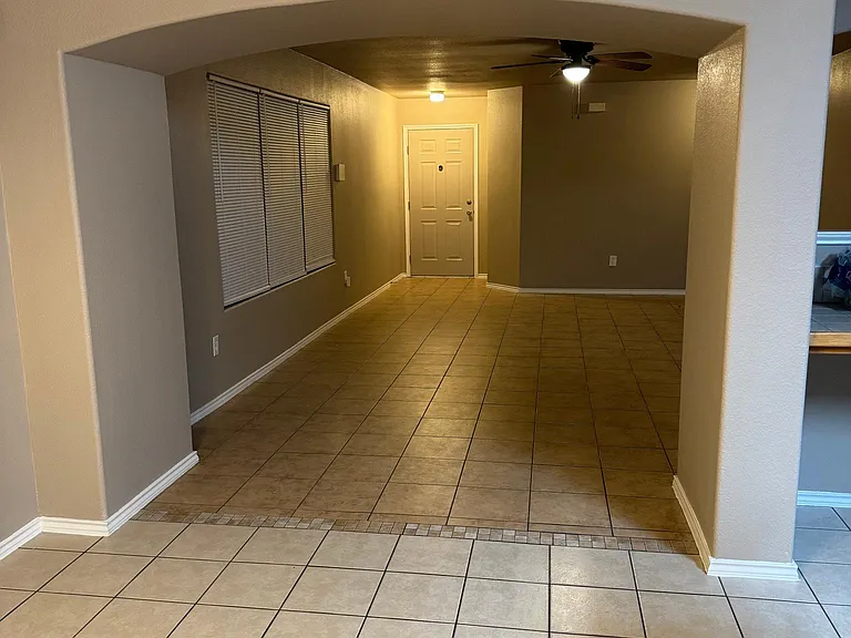 518 Gandara Dr — Photo 5
