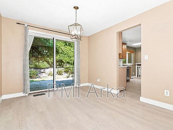 4th image of 1231 225th Ave NE