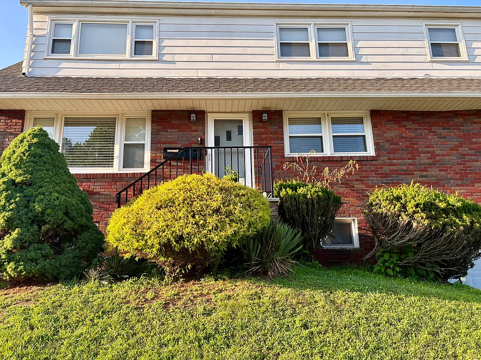 108 Woodrow Ave