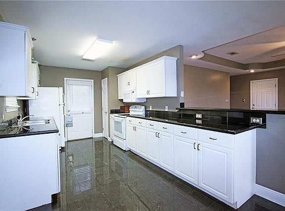 4th image of 6342 Kuebel Dr