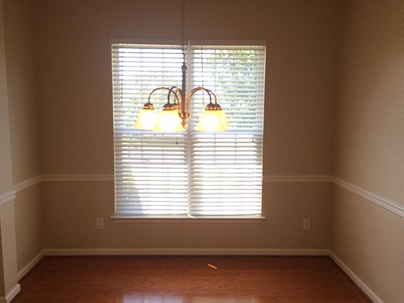3rd image of 712 Eagle Point Dr