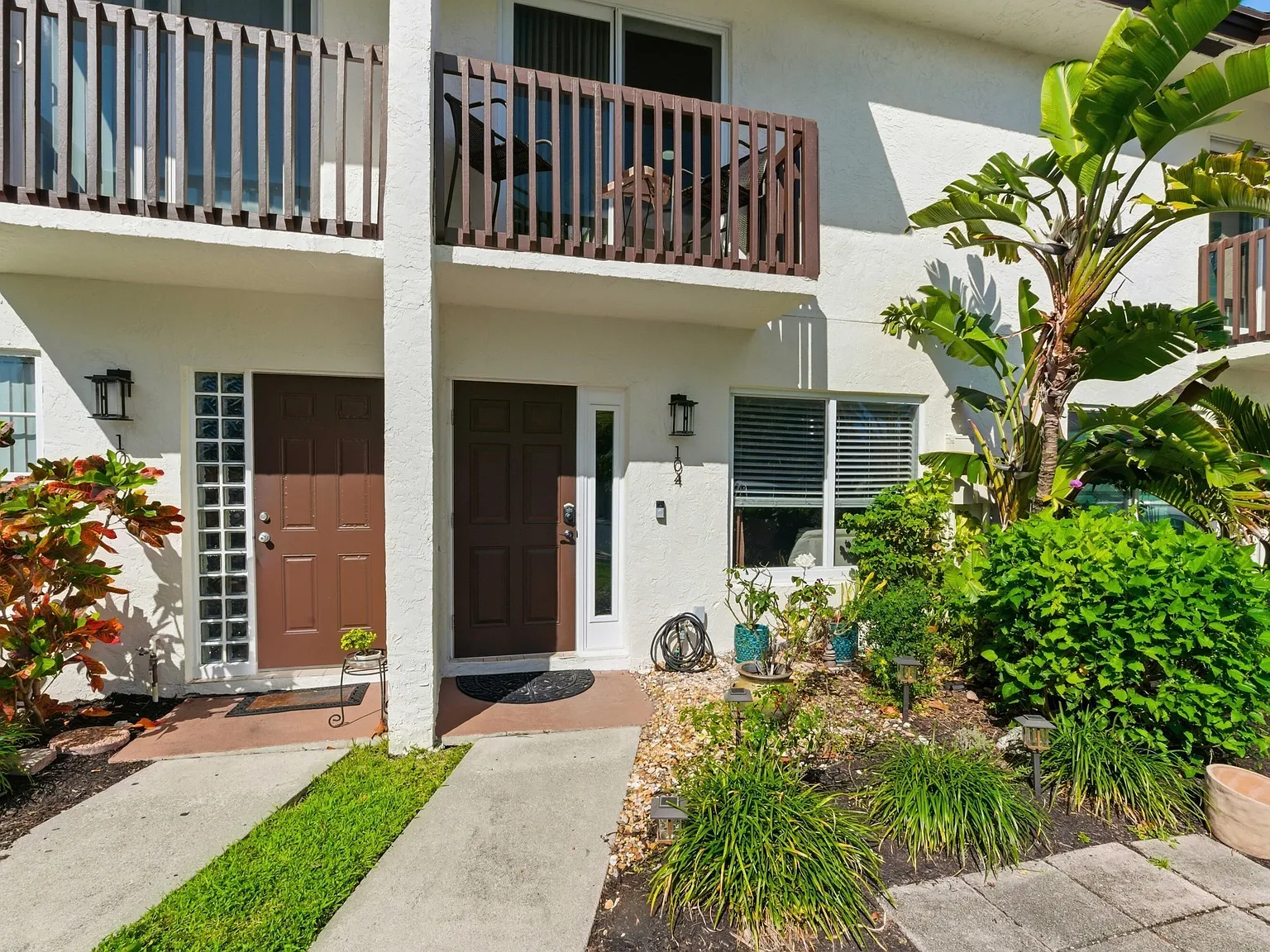 2 bed, 2.5 bath, 1258 sqft, $3,000 — Photo 3