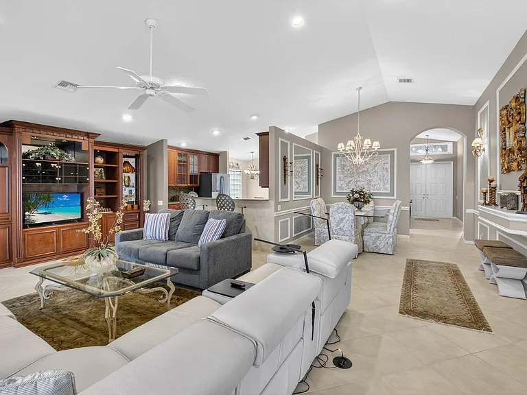 5256 Glenville Dr — Photo 14