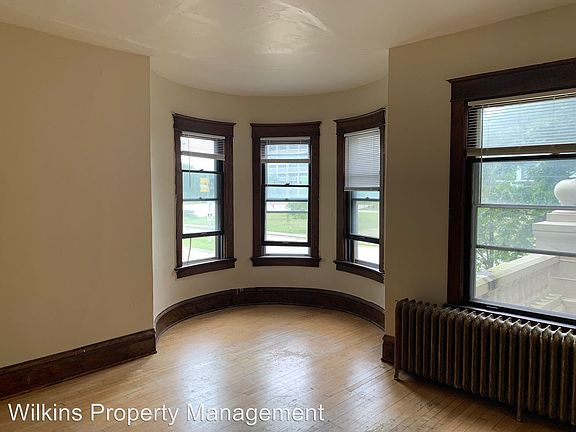 2nd image of 2105 E Kenwood Blvd APT C