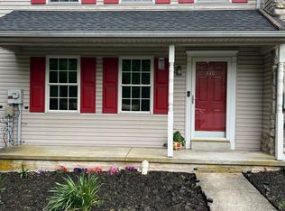 840 Knoll Dr, Mount Joy, PA 17552