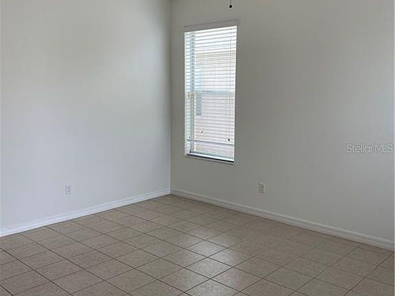 3rd image of 2738 Barclay Ln