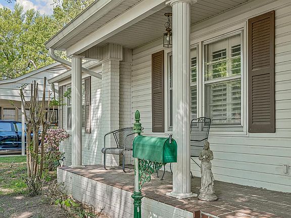 3rd image of 714 Illinois St