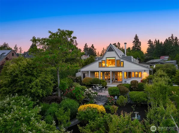 1237 Hawley Way NE, Bainbridge Island, WA 98110