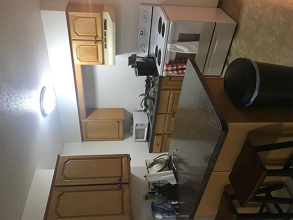 4th image of 1106 10th Ave N APT 2