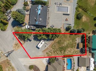 327 Lakeshore Drive, Manson, WA 98831