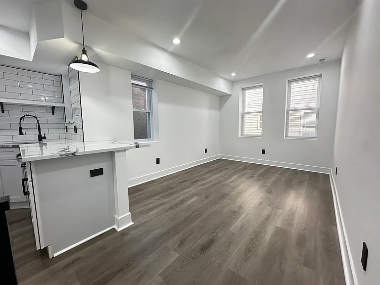 1015 S 6th St #2 — Photo 3