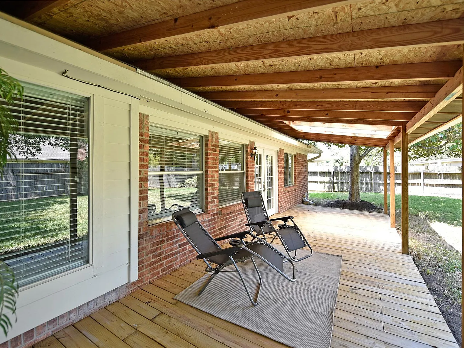 3 bed, 2.0 bath, 2179 sqft, $2,500 — Photo 3