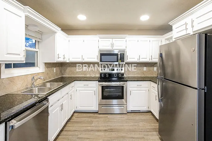 2025 NW 49th St — Photo 5