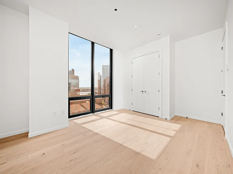 41-15 24th St #931 — Photo 7