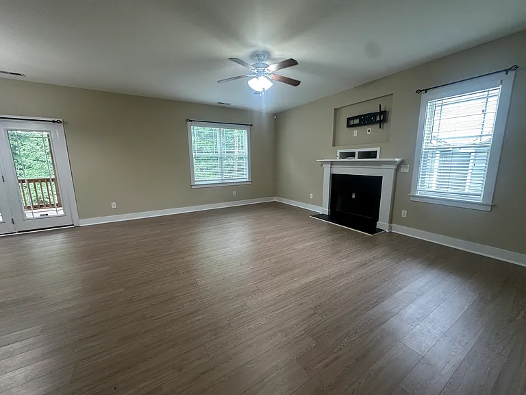 71 Wood Green Dr — Photo 3