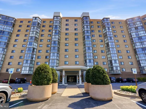 3330 N Leisure World Blvd #5-1027, Silver Spring, MD 20906