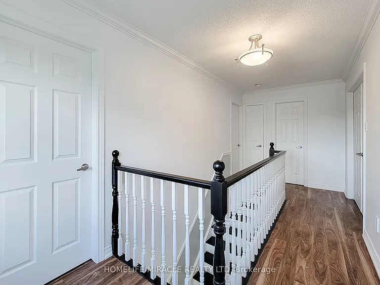 4559 Street Volodymyr Cres — Photo 34