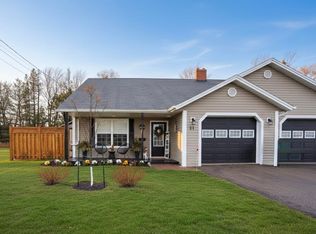 21 Heatherway Dr, Cornwall, PE C0A 1H4